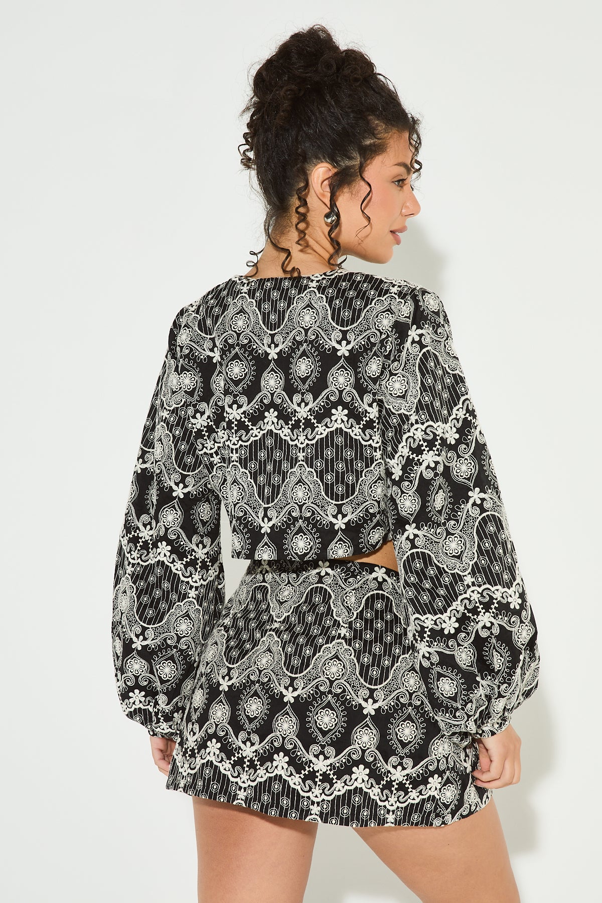 Black and white embroidered skirt deals