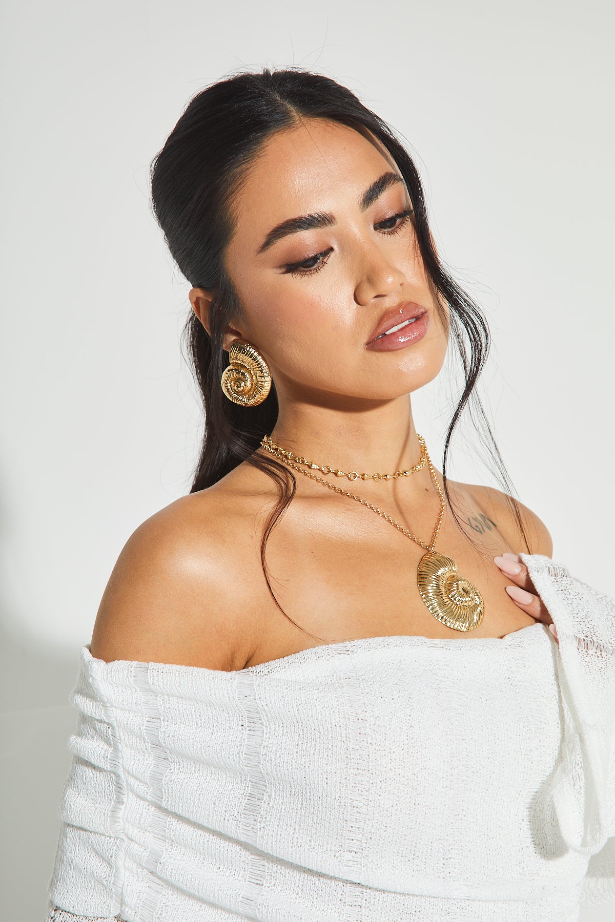 Gold Shell Earring and Necklace Set